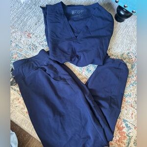 Figs navy scrub set